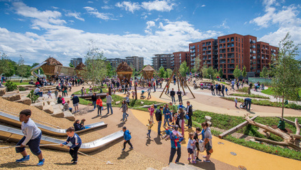 4_HTA_Cator_Park_Playground_Photo_by_Berkeley_Homes.jpg 2