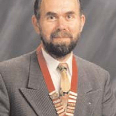 Christopher S Pike