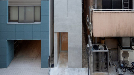 tiny-towe-soco-office-architecture-tokyo-japan_dezeen_2364_hero-852x480.jpg